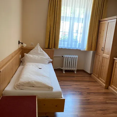 Klosterhof 3*